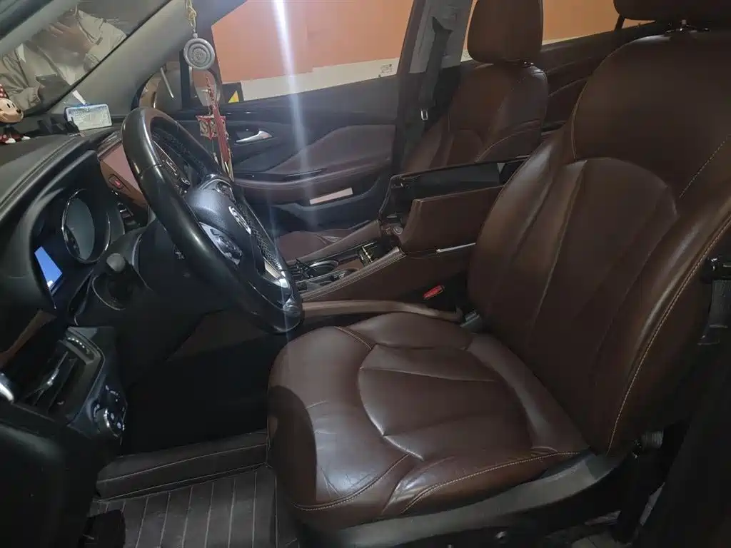 Buick Envision Plus 2018 20T 2WD Luxury фото 8