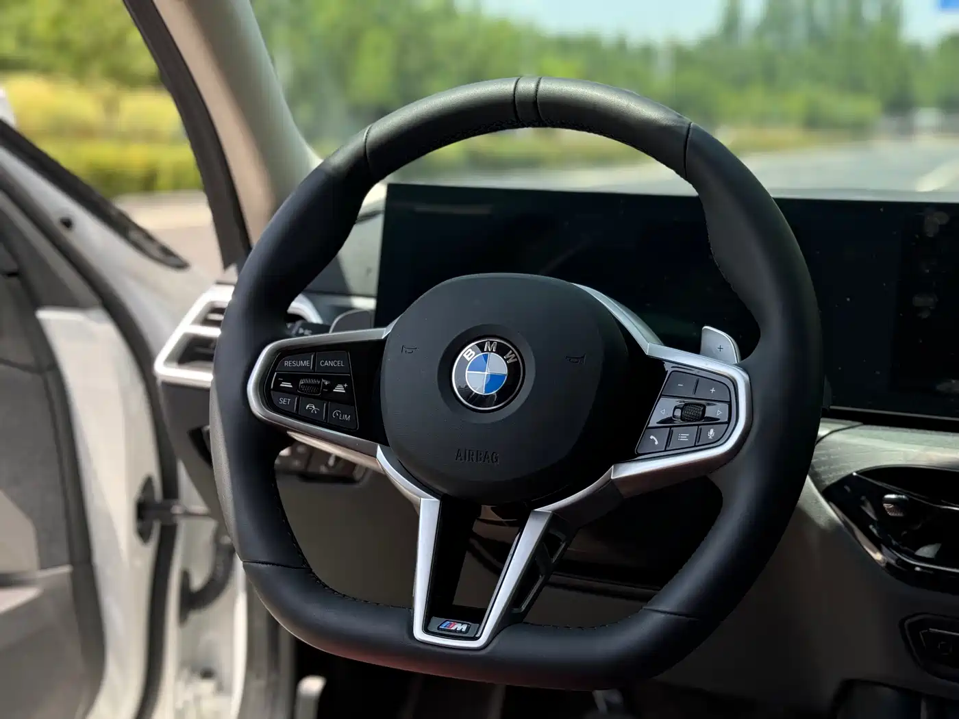 BMW 3 Series 2025 325Li M Sport Package фото 7