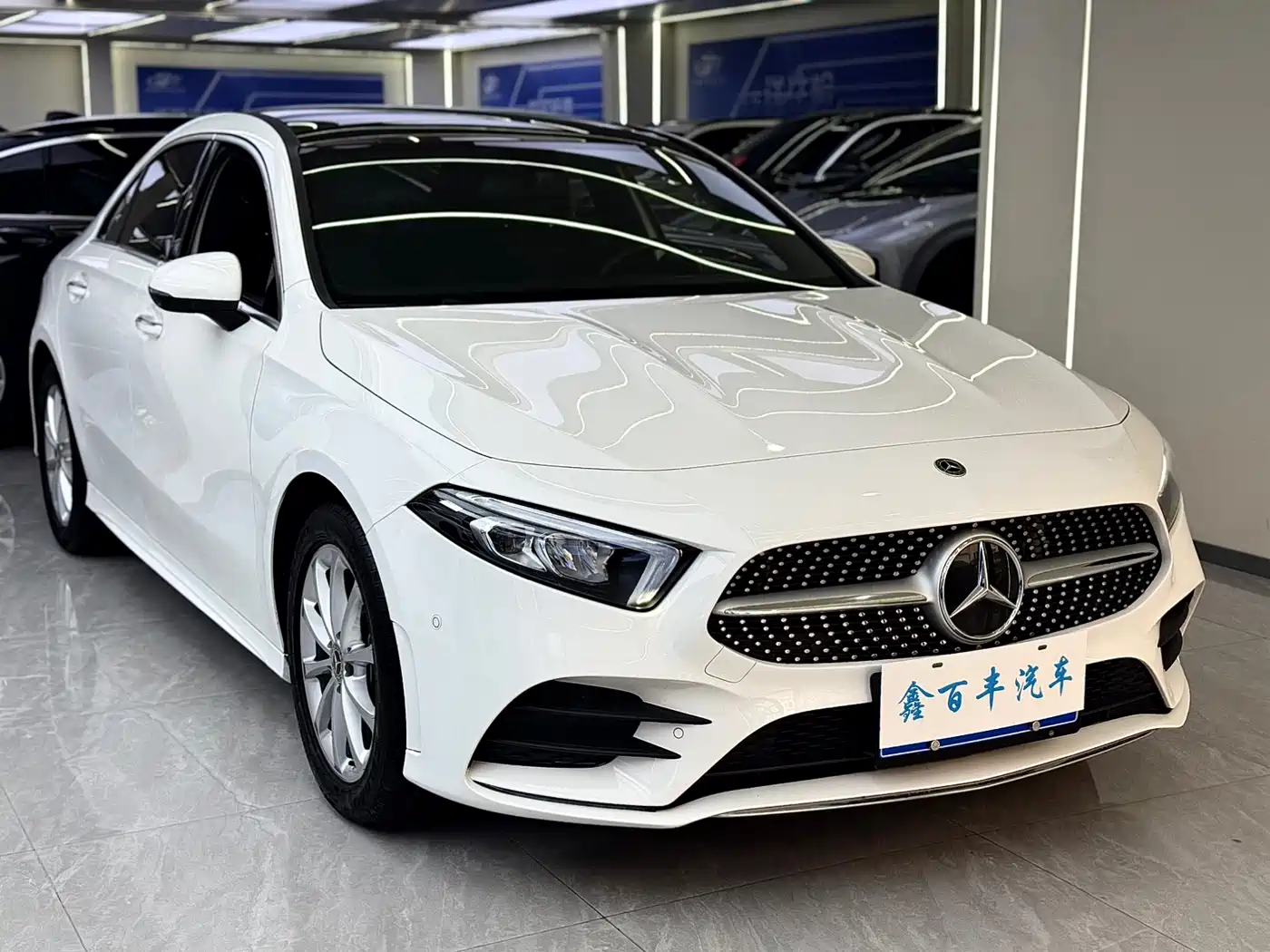 Mercedes-Benz A-Class 2021 A 200 L Sport Sedan Fashion Edition фото 3