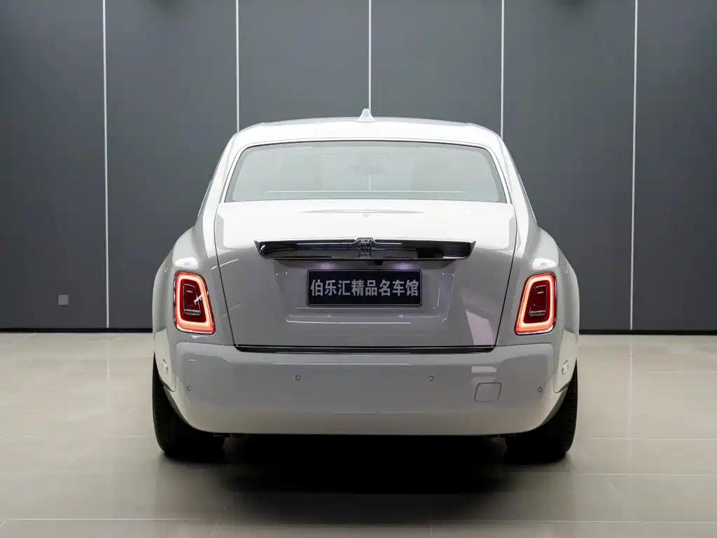 Фото 6 - Rolls-Royce Phantom