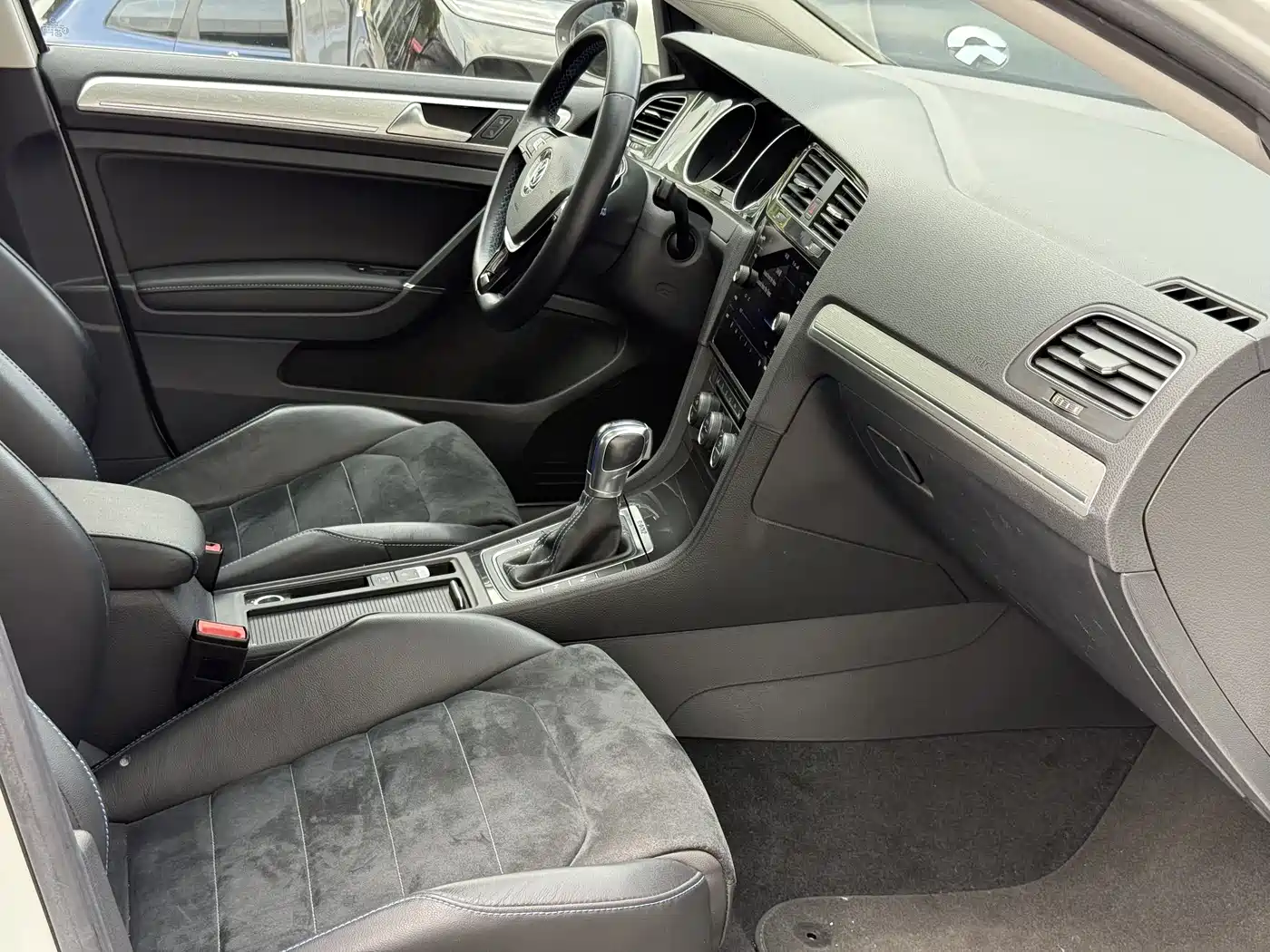 Volkswagen Golf Electric 2020 Chi Pro фото 15
