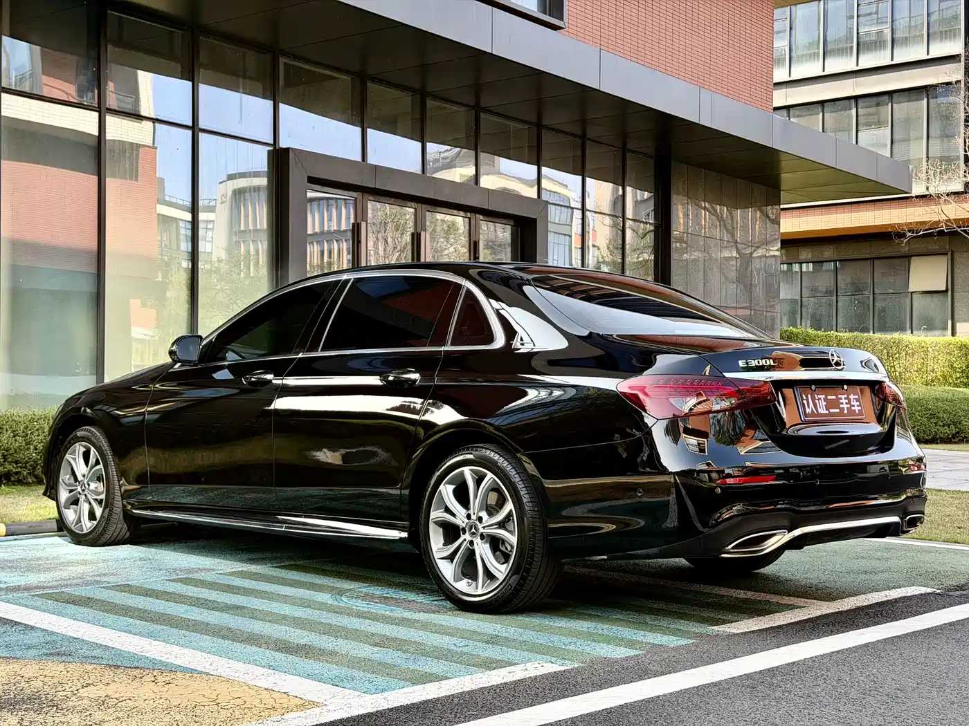 Mercedes-Benz E-Class 2021 E 300 L Sport Premium фото 5