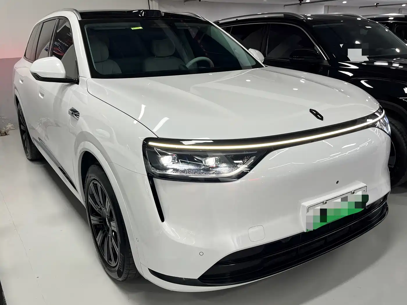 AITO Wenjie AITO M8 2025 Model Extended Range Max+ Edition 53.4kWh 6-Seater фото 2