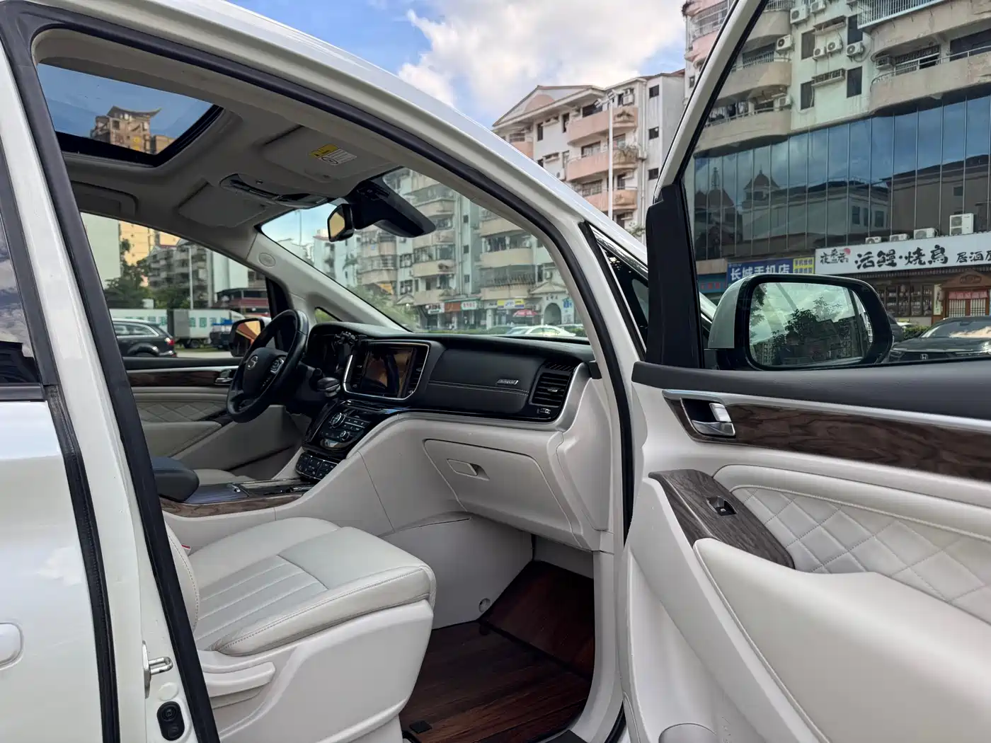 GAC Trumpchi Trumpchi M8 2018 320T Premium Edition фото 12