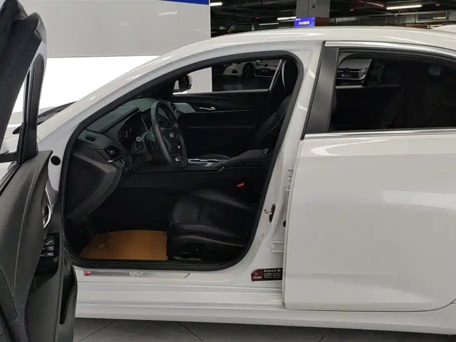Cadillac CT4 2024 2023 25T Luxury Model