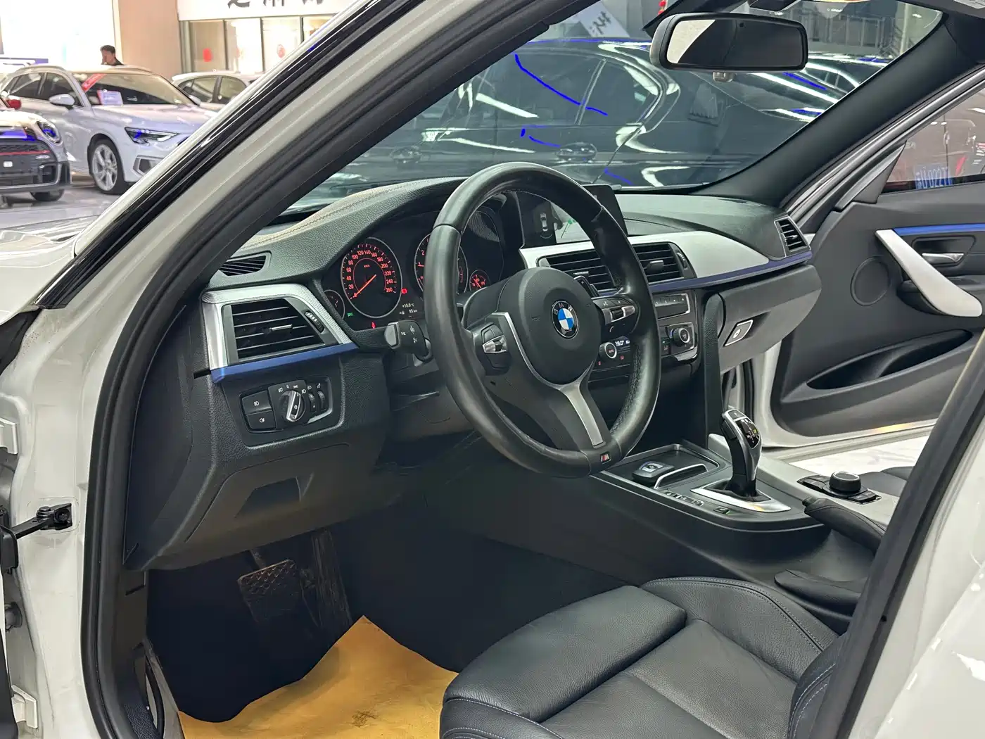 BMW 3 Series 2018 320i M Sport Package фото 9