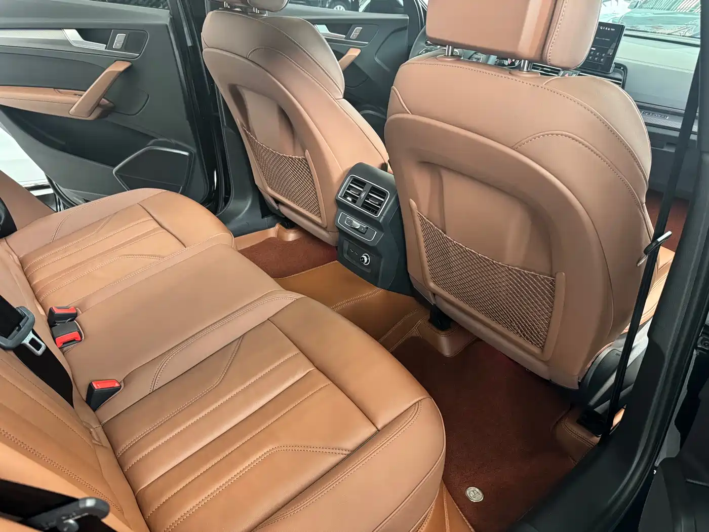 Audi Q5L 2024 Model 40 TFSI Luxury Dynamic фото 11