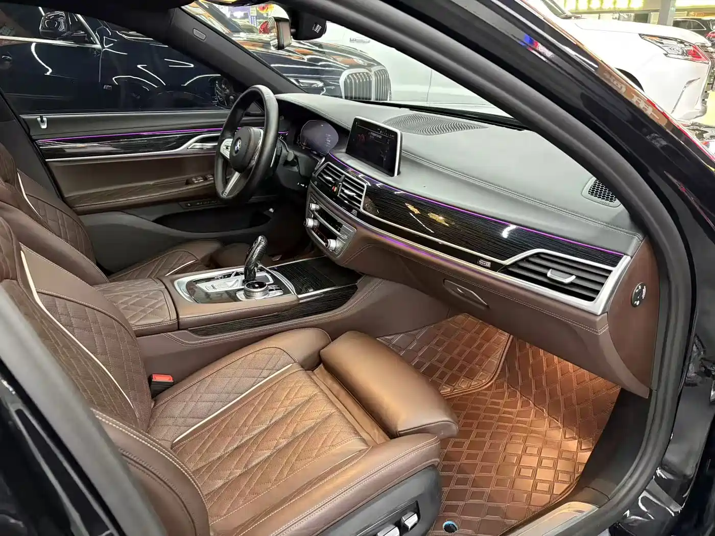 Photo 8 - BMW 7 Series