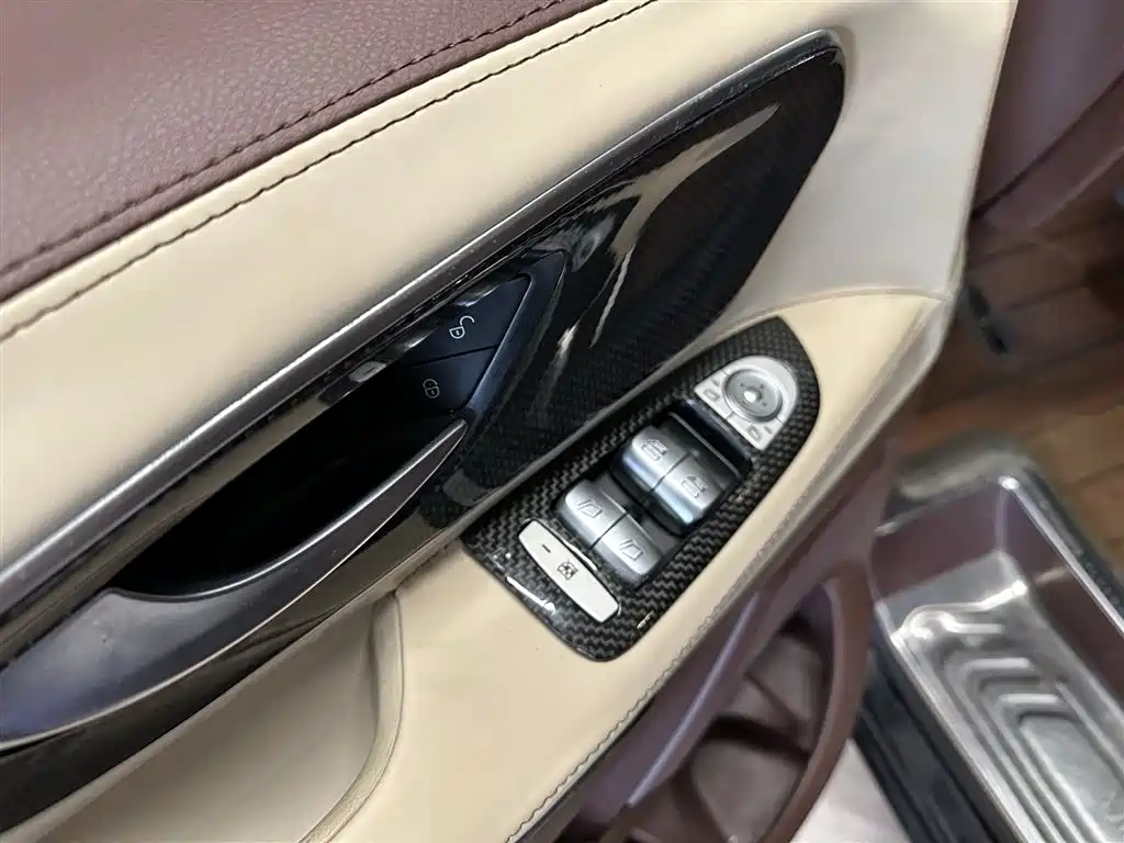 Mercedes-Benz Vito 2016 2.0T Elite Edition фото 22