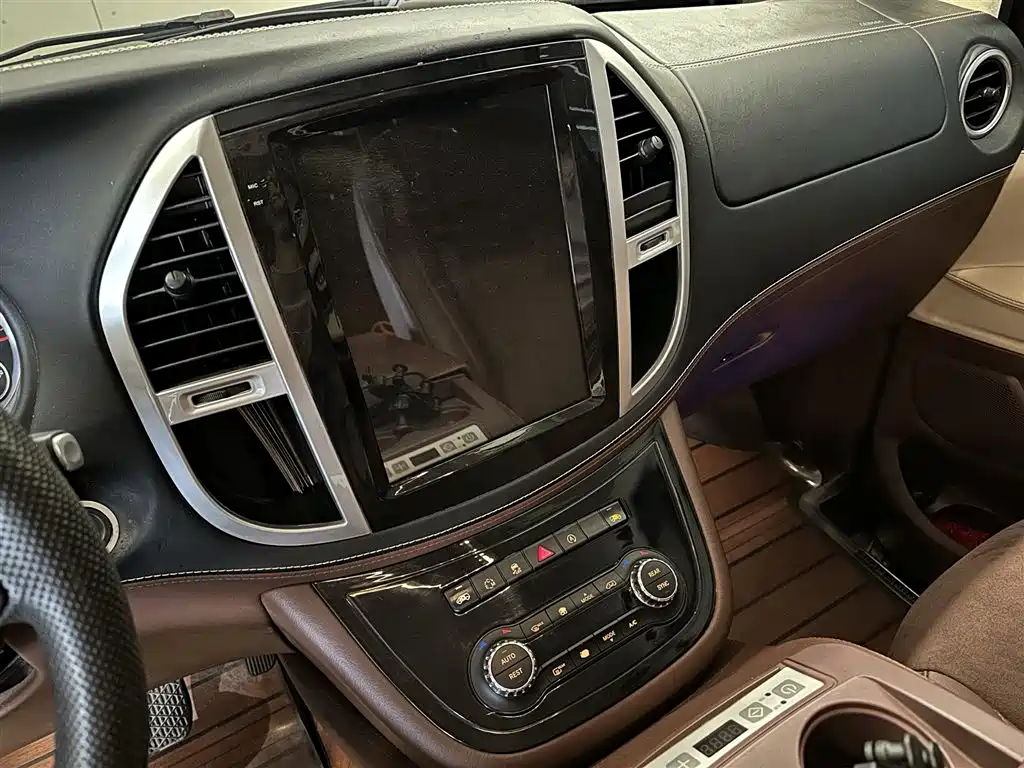 Mercedes-Benz Vito 2016 2.0T Elite Edition фото 21
