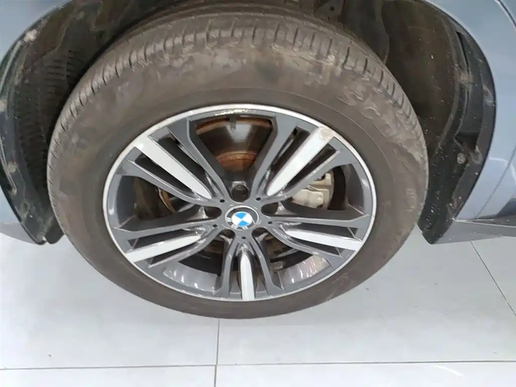 BMW X5 (Import) 2018 xDrive35i Elegant Model фото 23