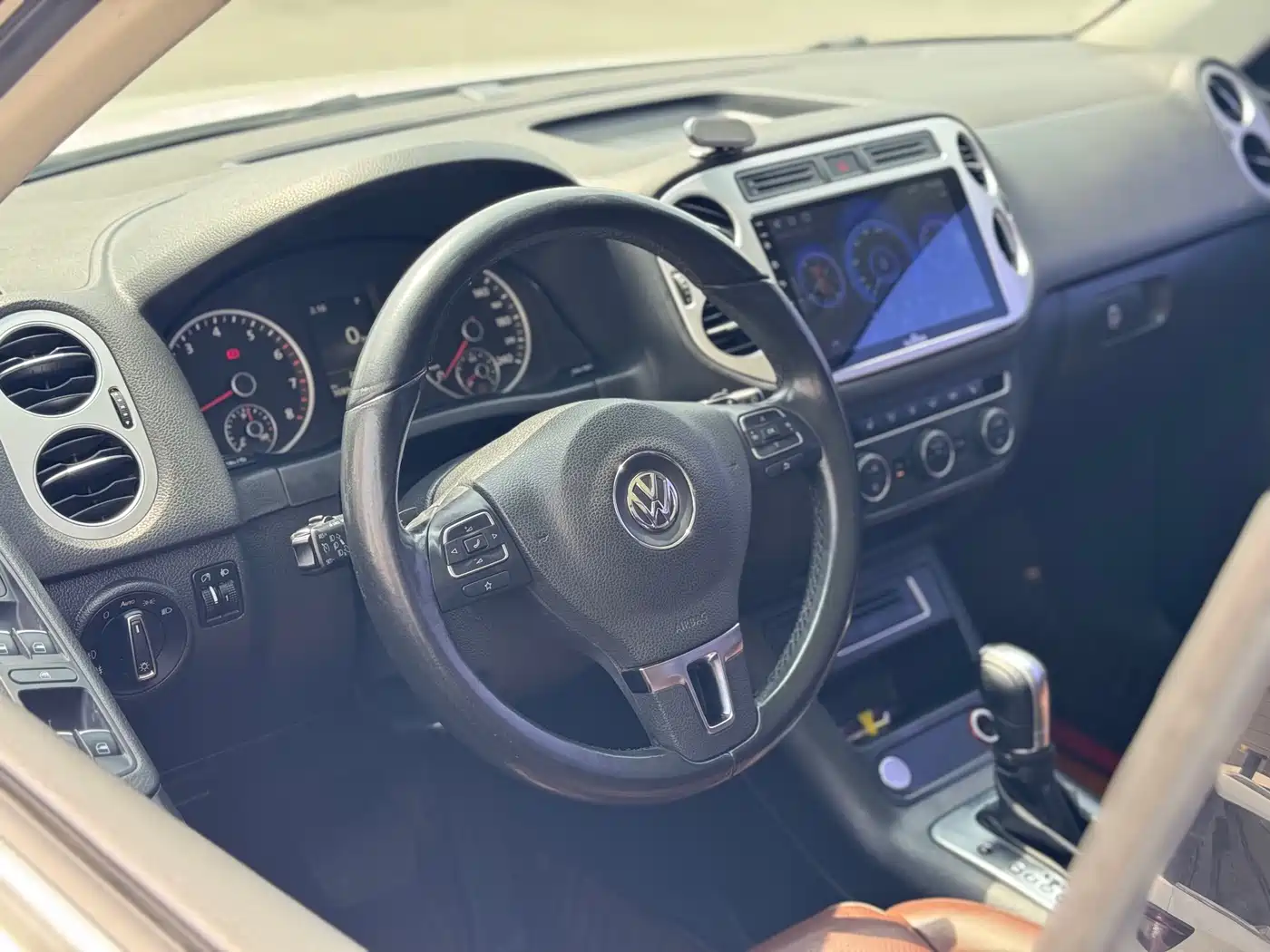Volkswagen Tiguan 2015 1.8TSI Automatic 2WD Highline фото 6