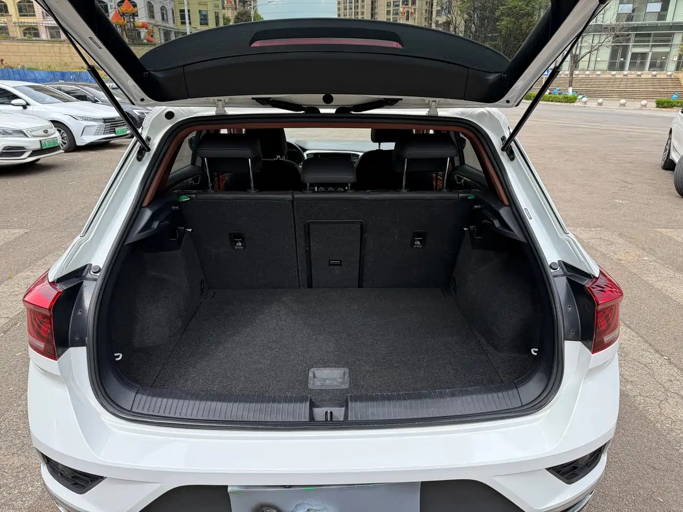 VOLKSWAGEN T ROC EXPLORING SONGS