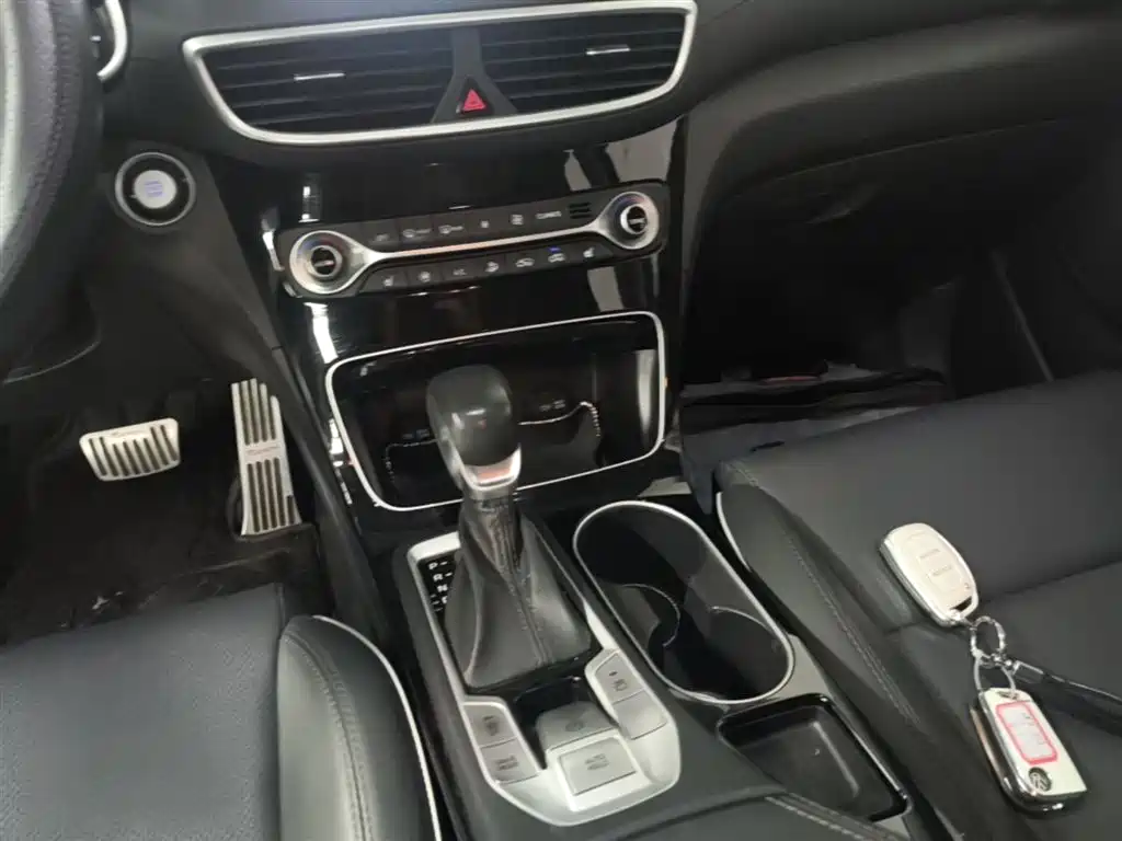 Hyundai Tucson 2019 280TGDi Dual-clutch 2WD Smart Connect Edition China VI фото 14
