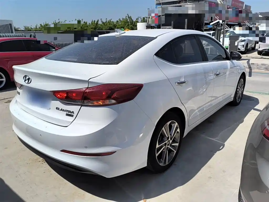 Hyundai Elantra 2016 Model 1.6L Automatic Smart Elite фото 7