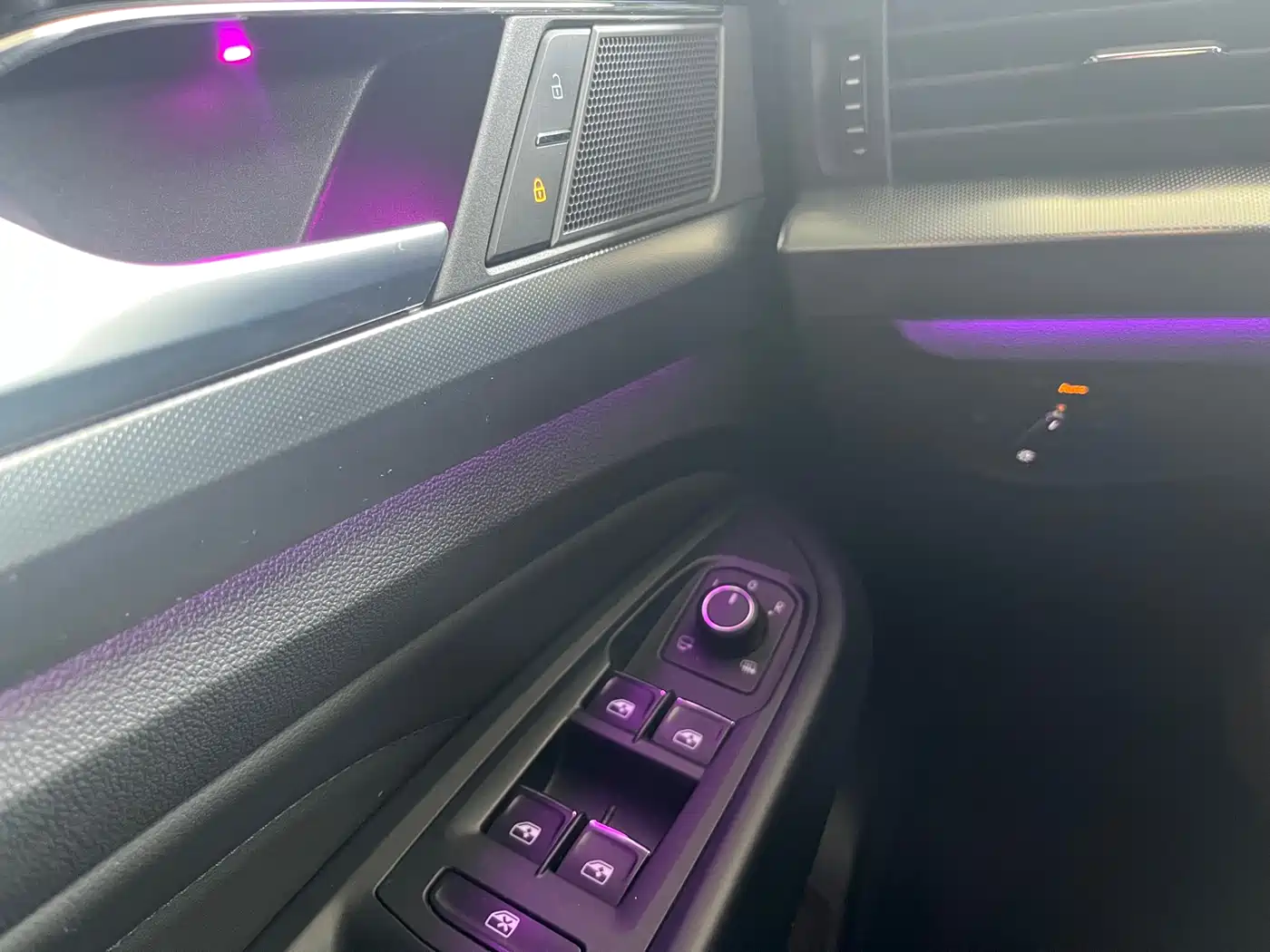 Volkswagen Passat 2024 330TSI Elite Edition фото 10