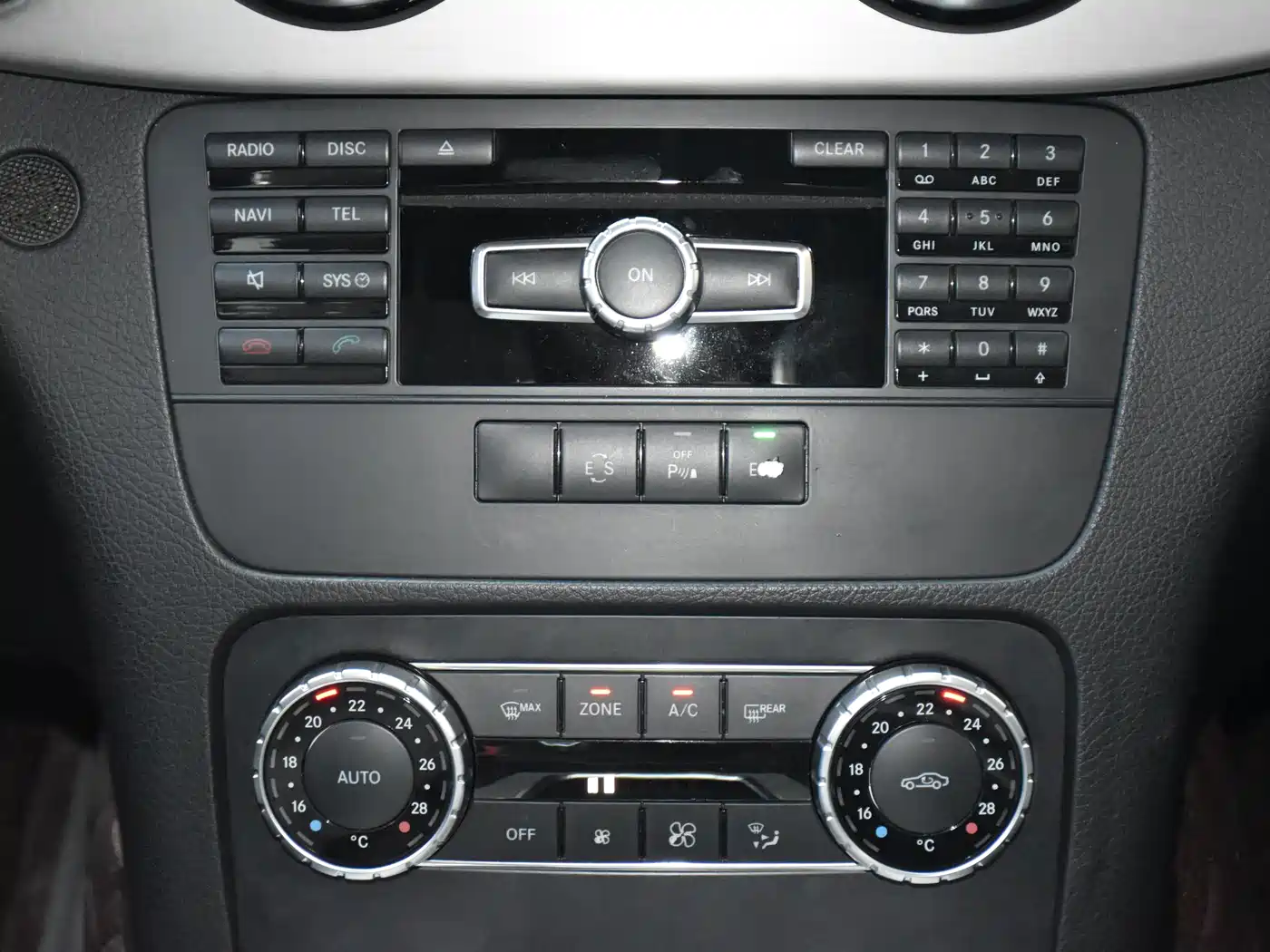 Mercedes-Benz GLK-Class 2015 2014 GLK 200 Standard