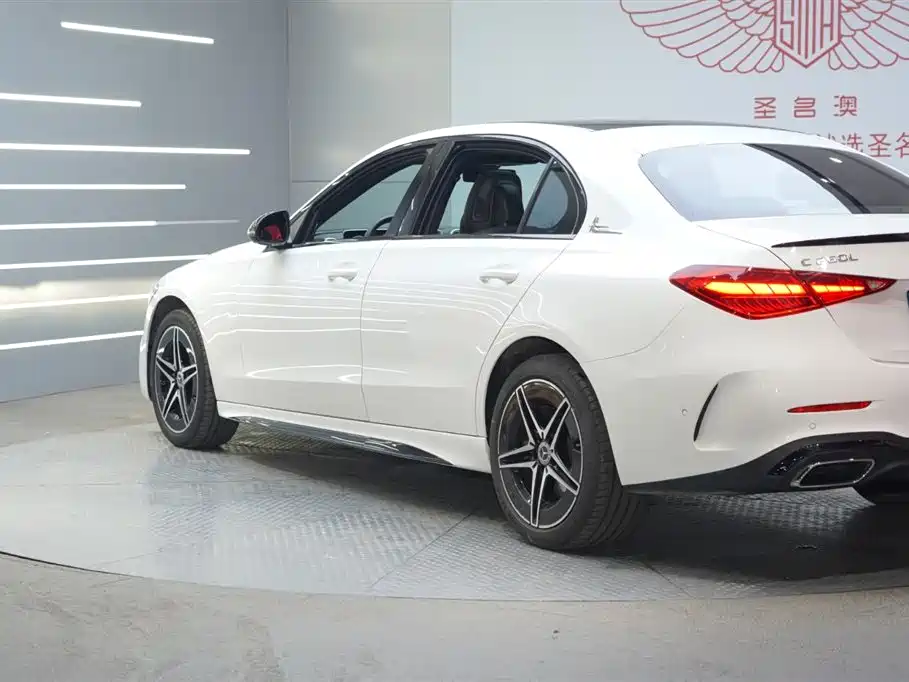 Mercedes-Benz C-Class 2023 Facelift C 260 L Night Sport Edition фото 3