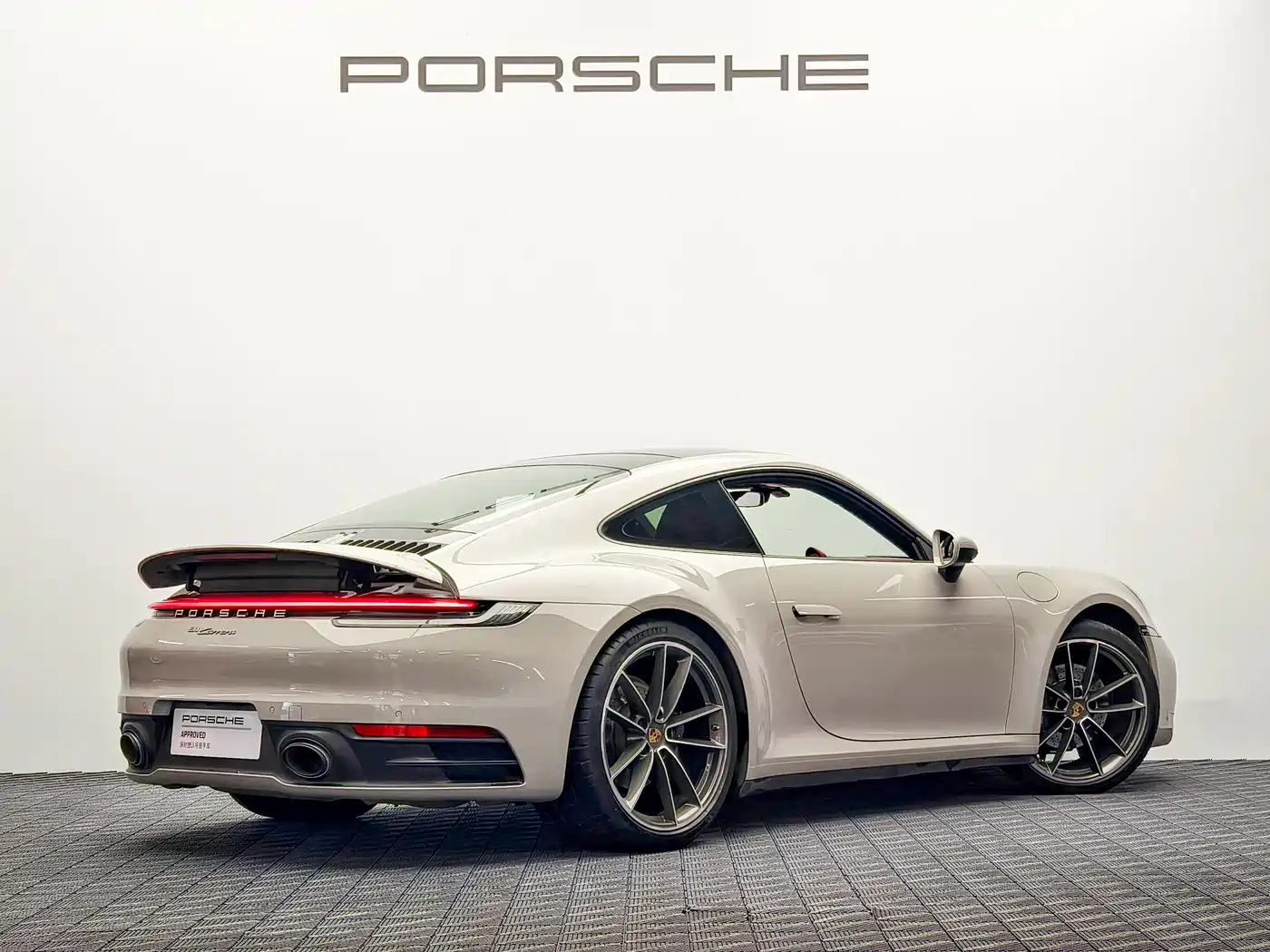 PORSCHE 911