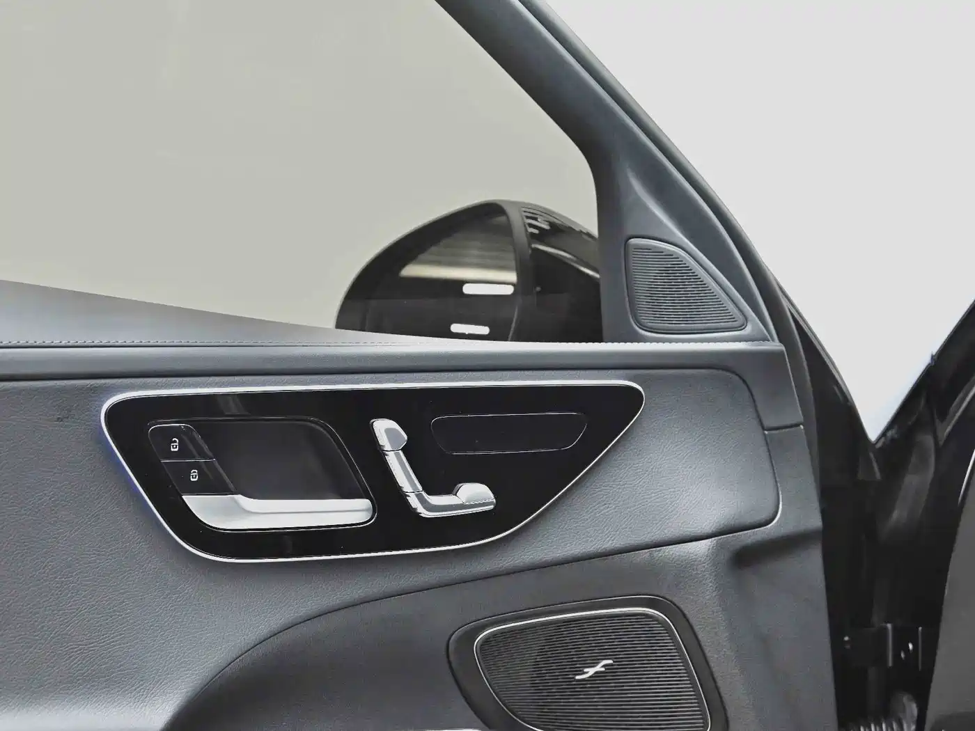 Mercedes-Benz C-Class 2024 C 260 L фото 22
