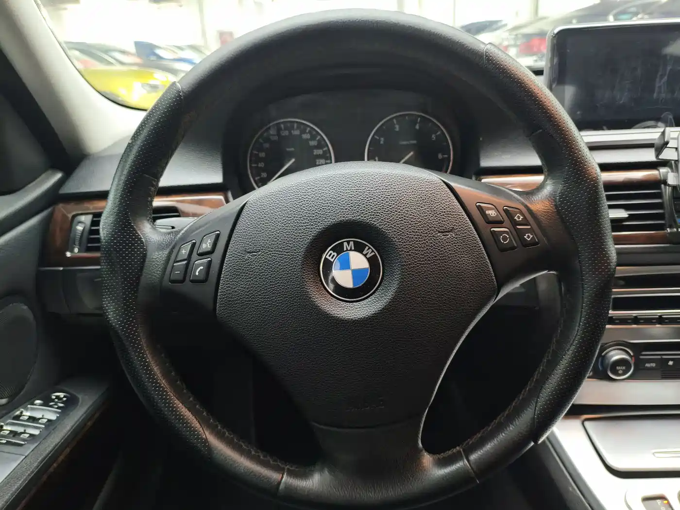 Фото 9 - BMW 3 Series