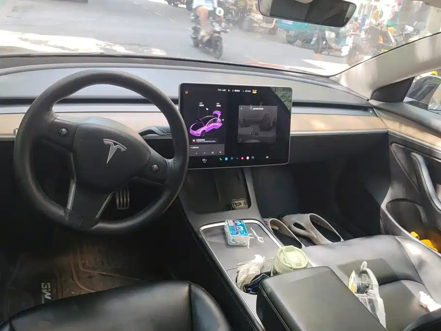 Фото 12 - Tesla Model 3