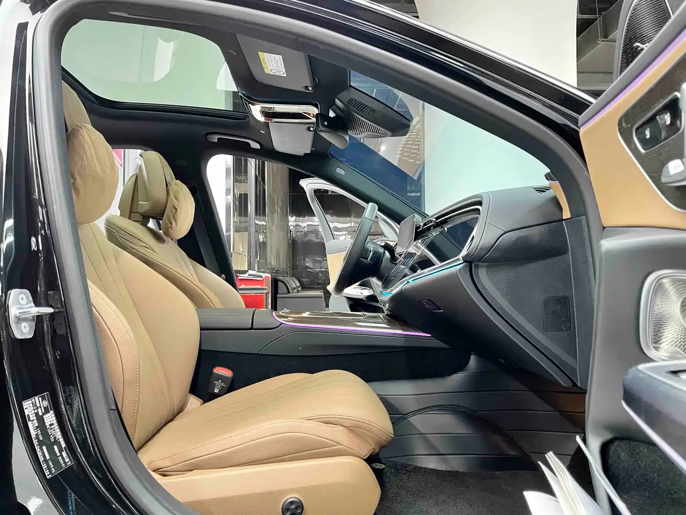 Mercedes-Benz E-Class 2025 E 300 L Luxury фото 12