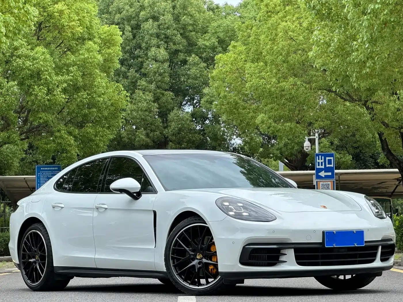 Porsche Panamera 2020 Panamera 10th Anniversary Edition 2.9T фото 3