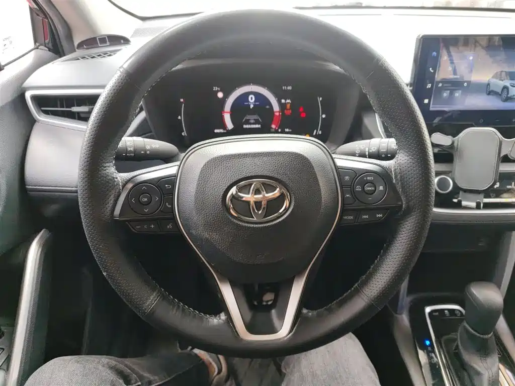 Toyota Frontlander 2023 2.0L CVT Leading Edition фото 7