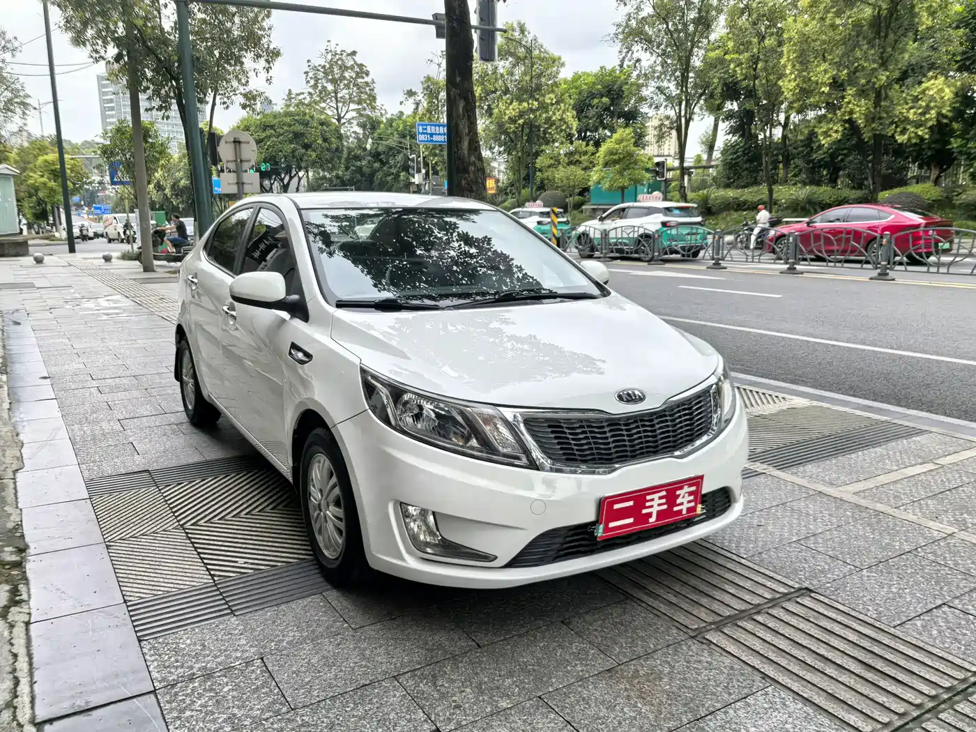 Kia K2 2012 Sedan 1.4L MT GLS Commemorative Edition фото 3