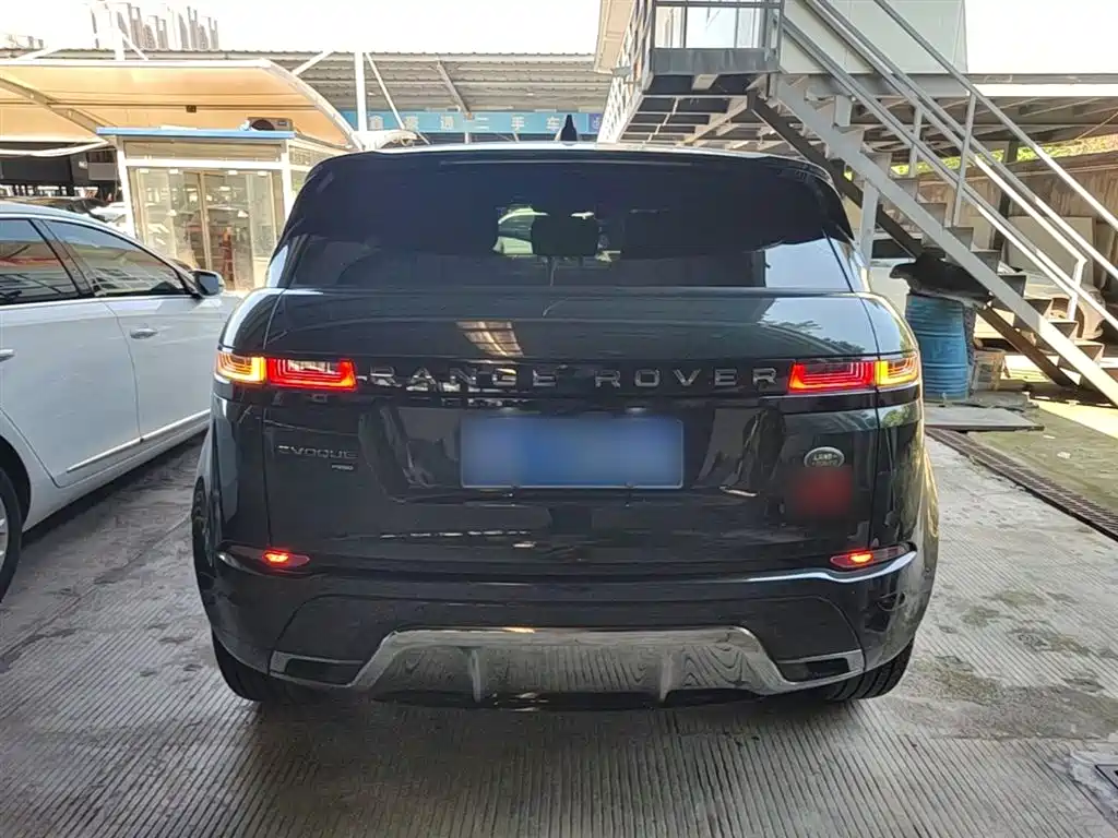 Land Rover Range Rover Evoque 2022 Range Rover Evoque L 249PS R-Dynamic Luxury Edition фото 6