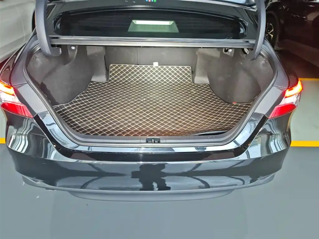 Toyota Camry 2021 Hybrid 2.5HGVP Leading Edition фото 19