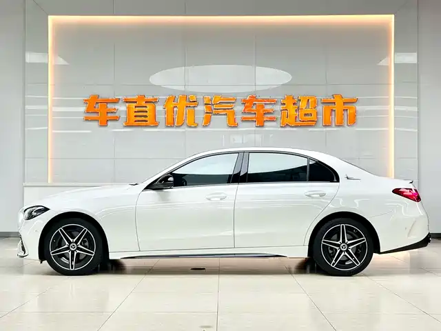 Mercedes-Benz C-Class 2023 Facelift II C 260 L Night Edition — фото 4