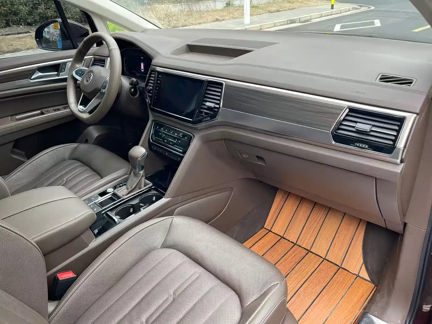 Volkswagen Viloran 2020 330TSI Luxury Edition фото 16