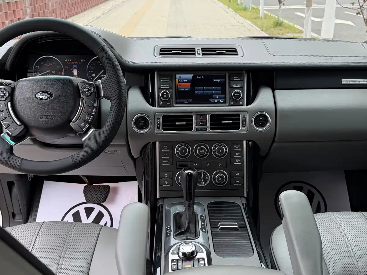 Land Rover Range Rover 2011 5.0 NA V8 HSE фото 9
