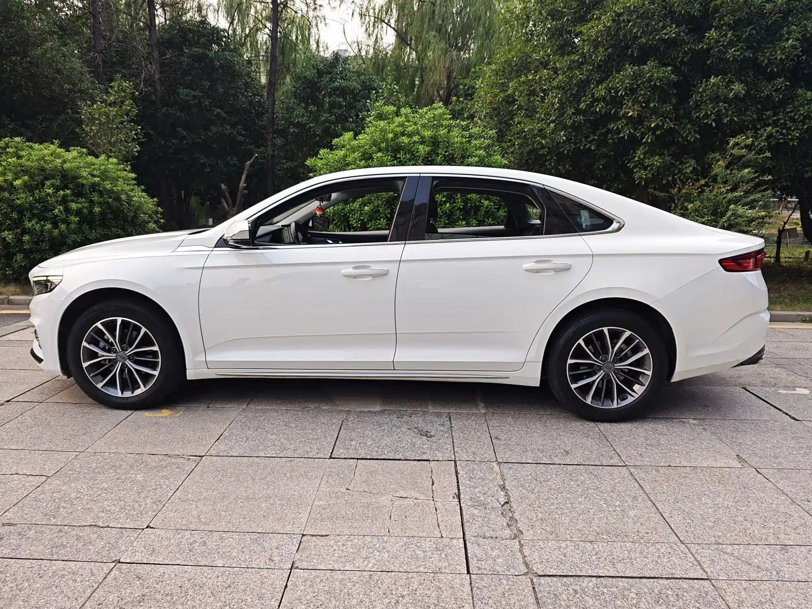 Фото 11 - Geely Preface