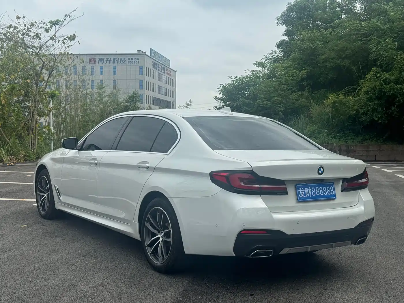BMW 5 Series 2022 525Li M Sport Package фото 4