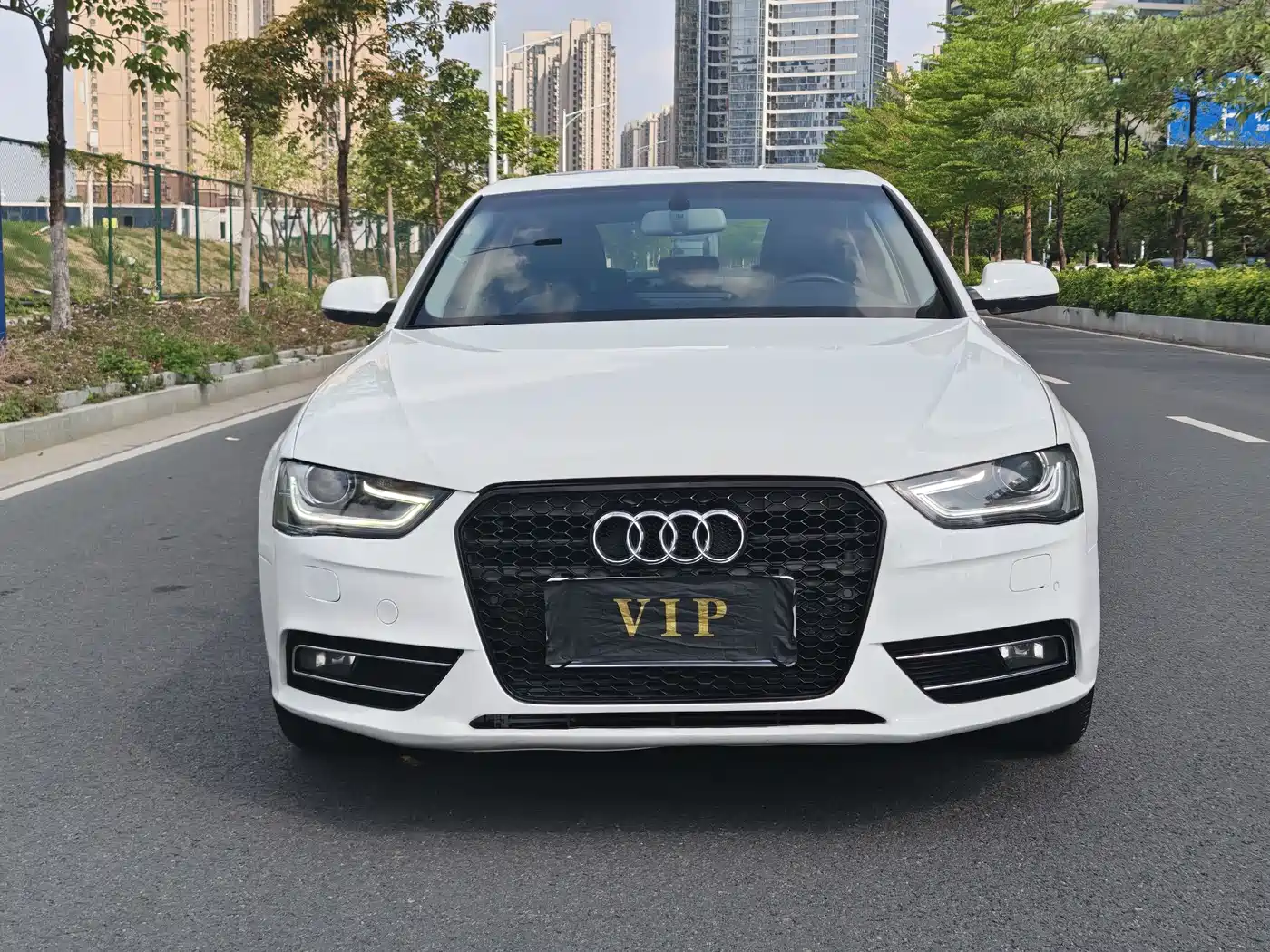 Audi A4L 2015 35 TFSI Auto Comfort фото 2