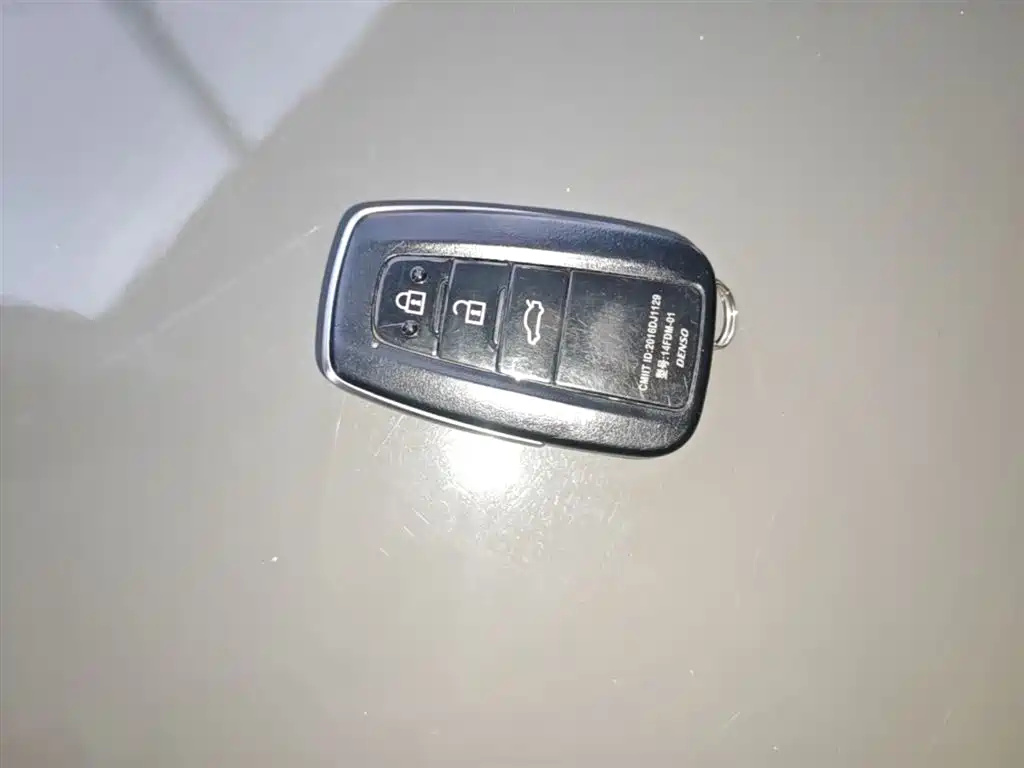 Toyota Camry 2021 Hybrid 2.5HGVP Leading Edition фото 9