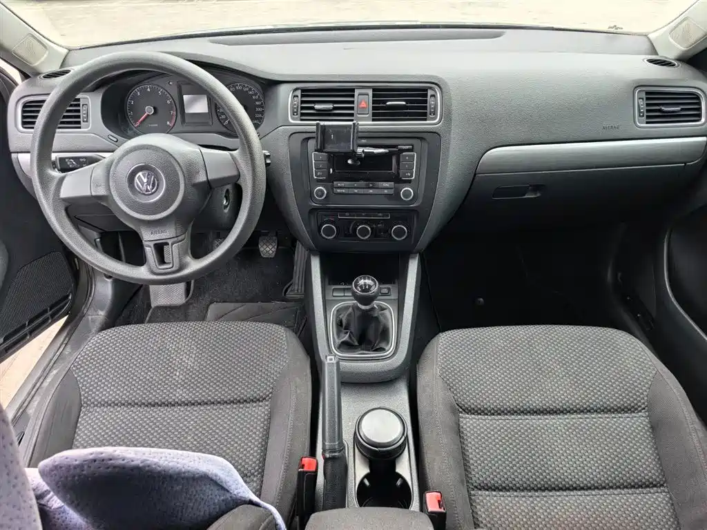 Volkswagen Sagitar 2012 Model 1.6L Manual Fashion фото 9