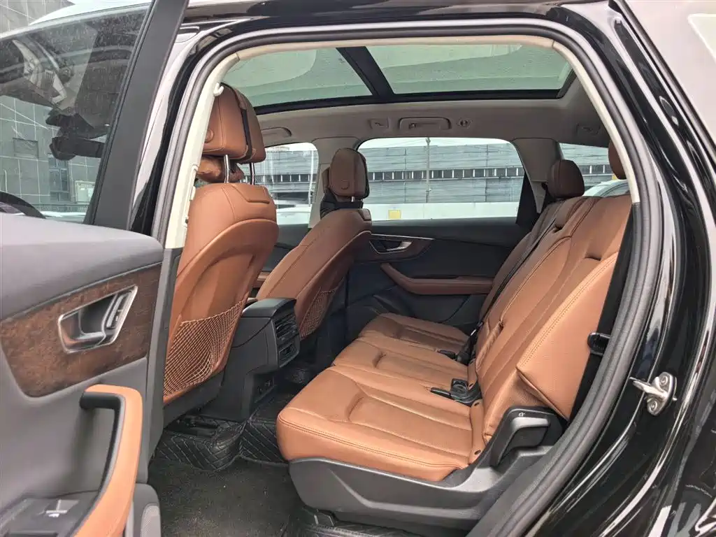 Audi Q7 2024 45 TFSI quattro S line Sport фото 10