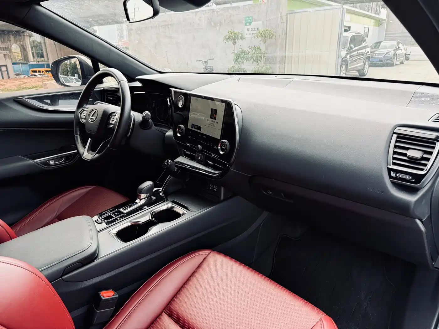 Lexus NX 2023 350h FWD Dynamic Edition фото 24