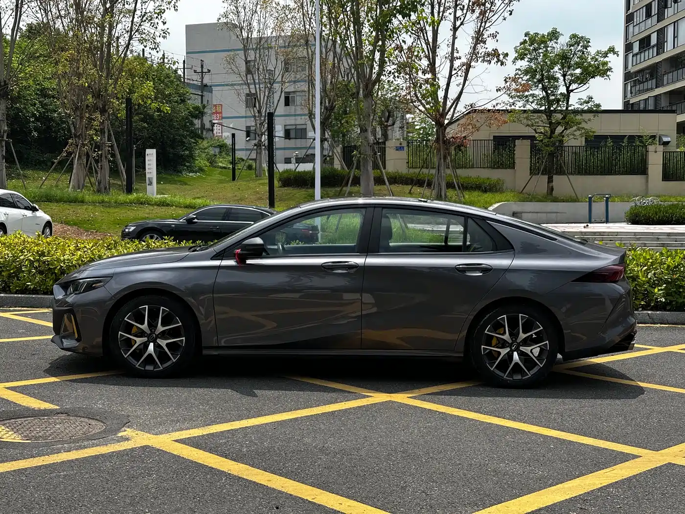 GAC Trumpchi Trumpchi Emkoo 2021 270T DCT J15 Edition фото 12