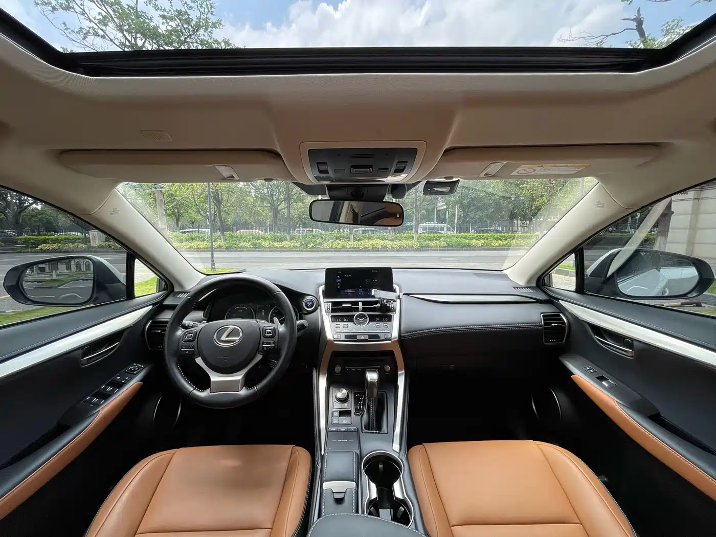 Lexus NX 2020 300h FWD F Sport China VI фото 16