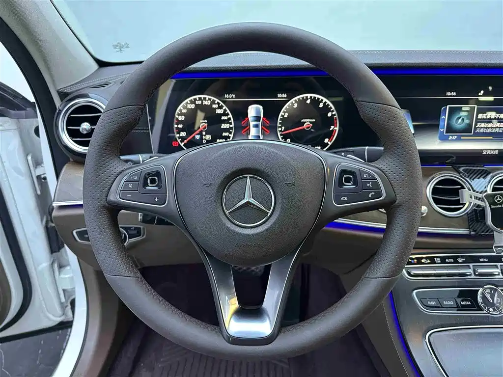 Mercedes-Benz E-Class 2016 E 200 L фото 15