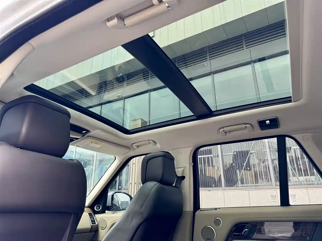 Land Rover Range Rover 2018 3.0 SC V6 Vogue Heritage Edition фото 14