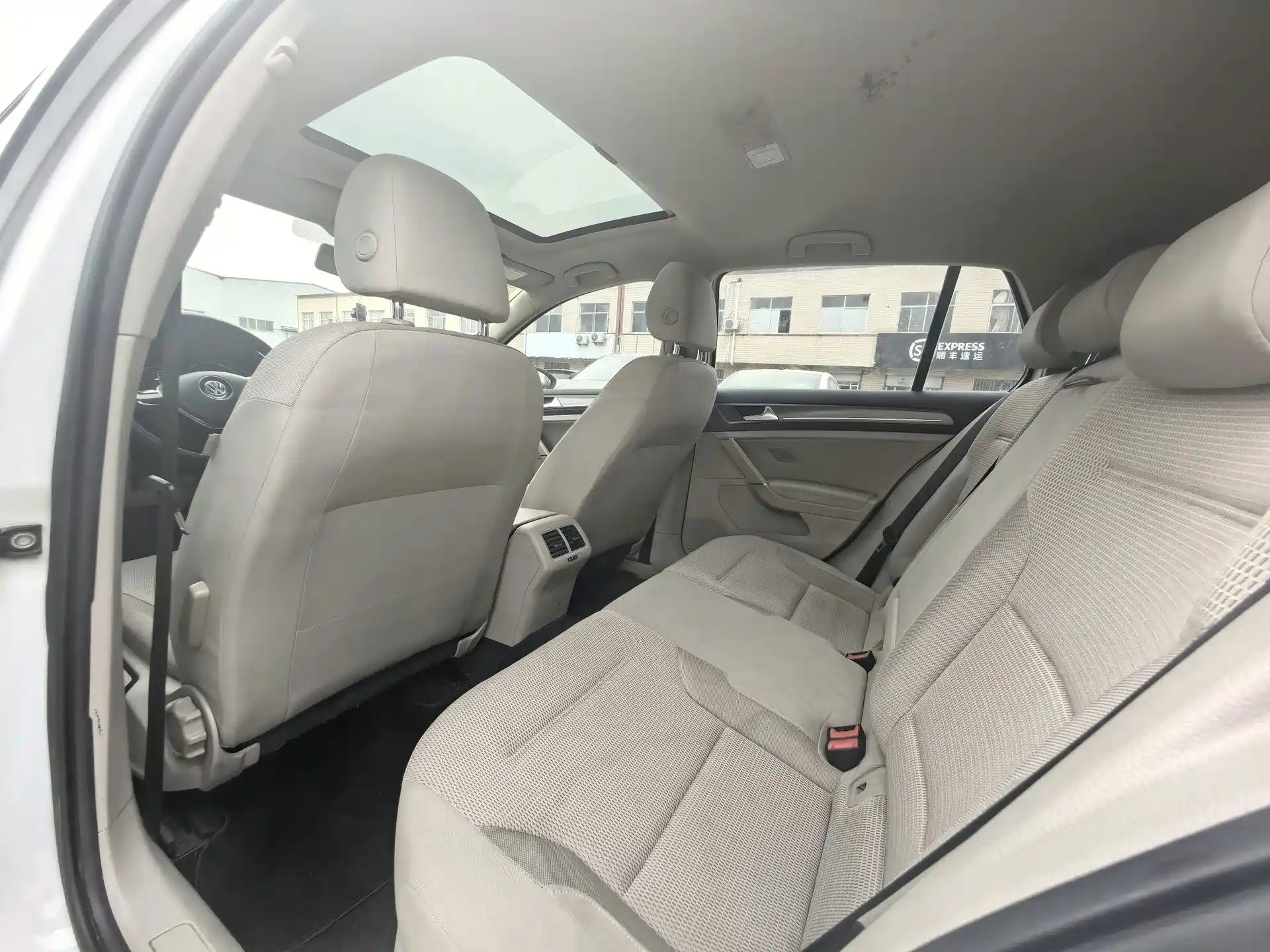 Фото 9 - Volkswagen Golf