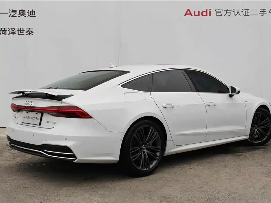 Audi A7 2023 Model 45 TFSI Premium Selection Edition фото 3