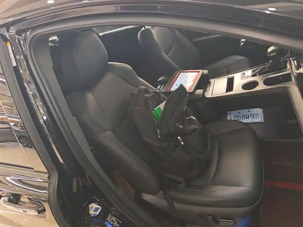 Toyota Sienna 2021 2.5L Hybrid Premium Edition фото 25