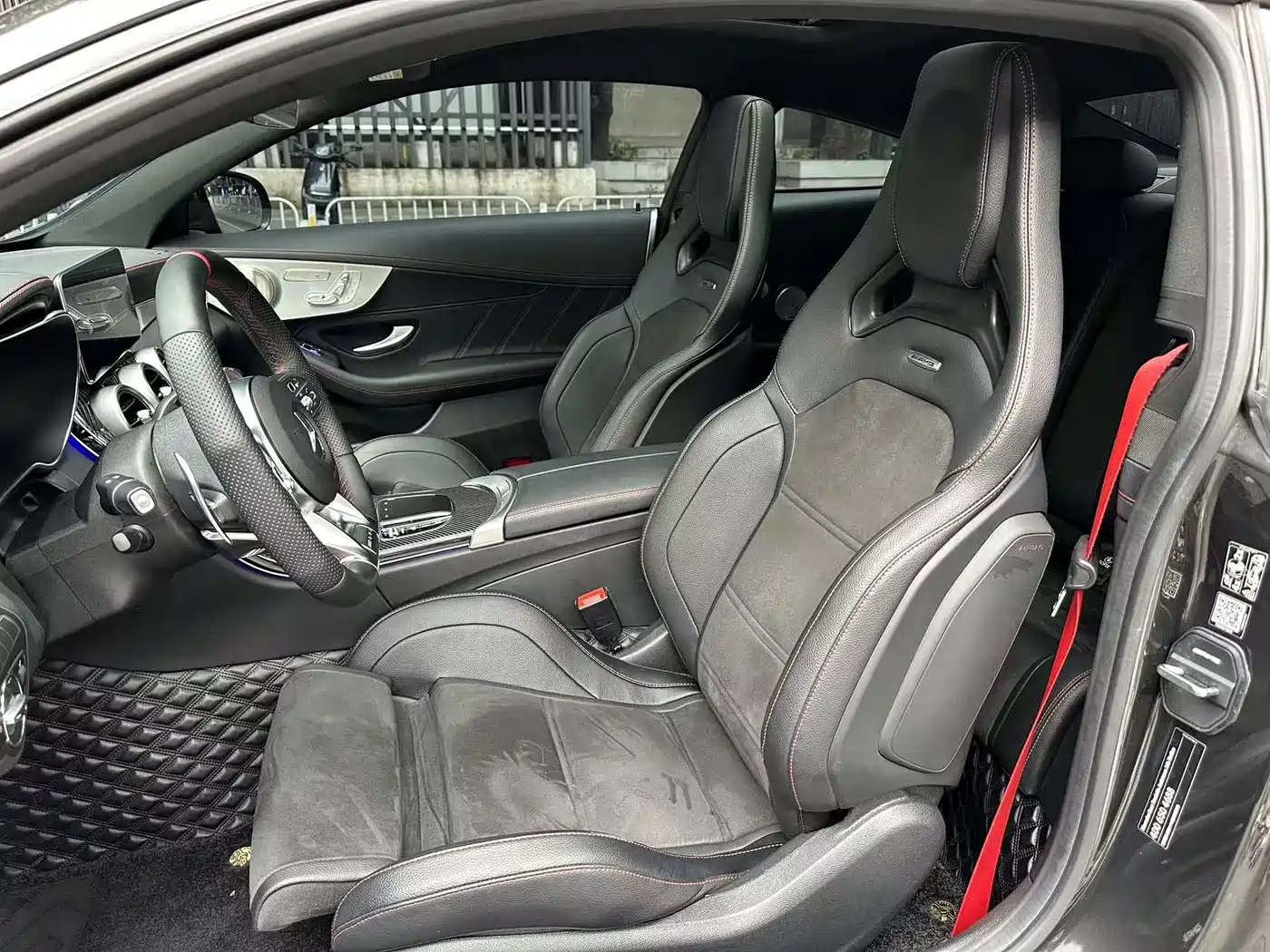 MERCEDES-BENZ C-CLASS AMG
